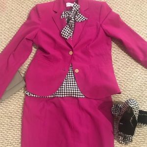 NWOT Calvin Klein Suit Size 4